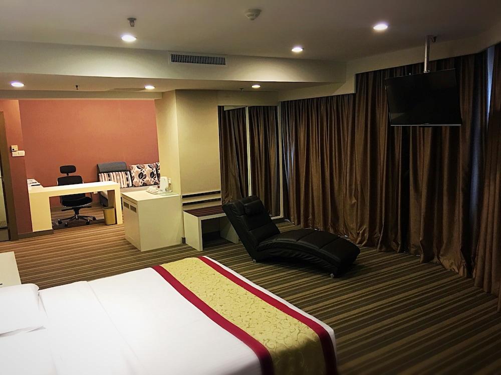 Hotel Capital Kota Kinabalu Exterior photo